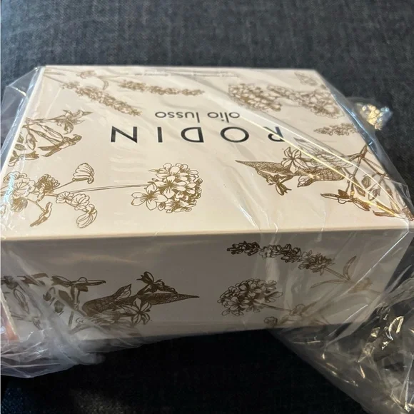 Rodin Olio Lusso Luxury Nourishing Skincare Discovery Set In Zippered pouch BNIB